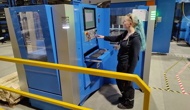 Ohjelmoija ja operaattori Annika Pietikäinen, Is-Vet